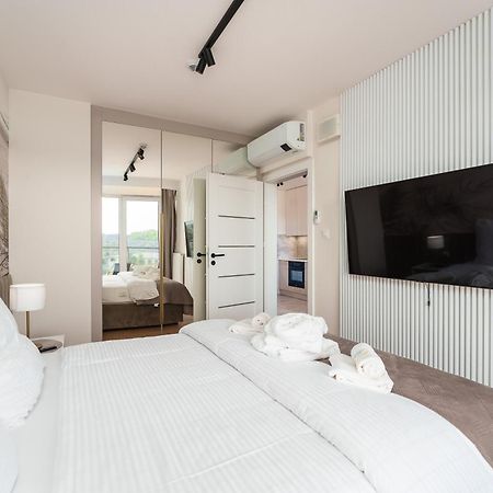 Apartament Delux Kasprowicza 20C Prywatny Parking Basen Sauna Oraz Silownia W Cenie Kołobrzeg Exterior foto